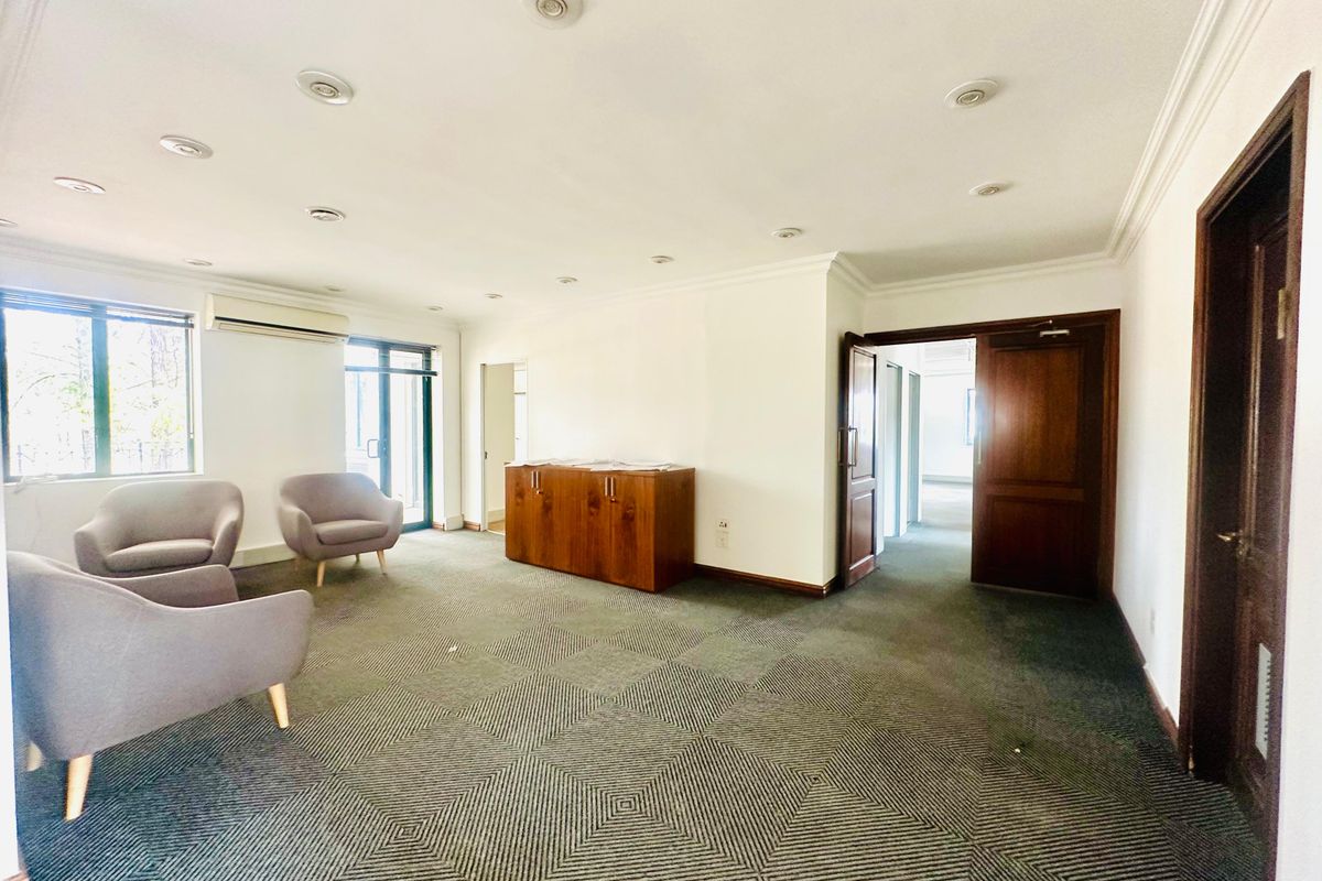 Premium Ground Floor Office in Woodmead’s Sought-After Business Hub - Photo 5