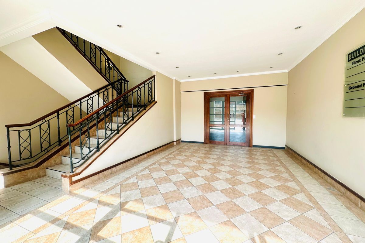 Premium Ground Floor Office in Woodmead’s Sought-After Business Hub - Photo 3