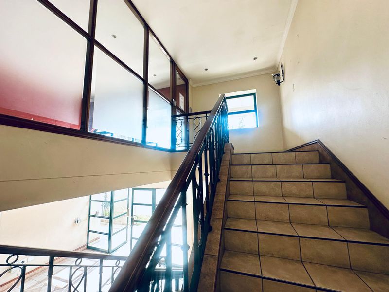 Exceptional First-Floor Office Space in Woodmead’s Premier Business District - Photo 5