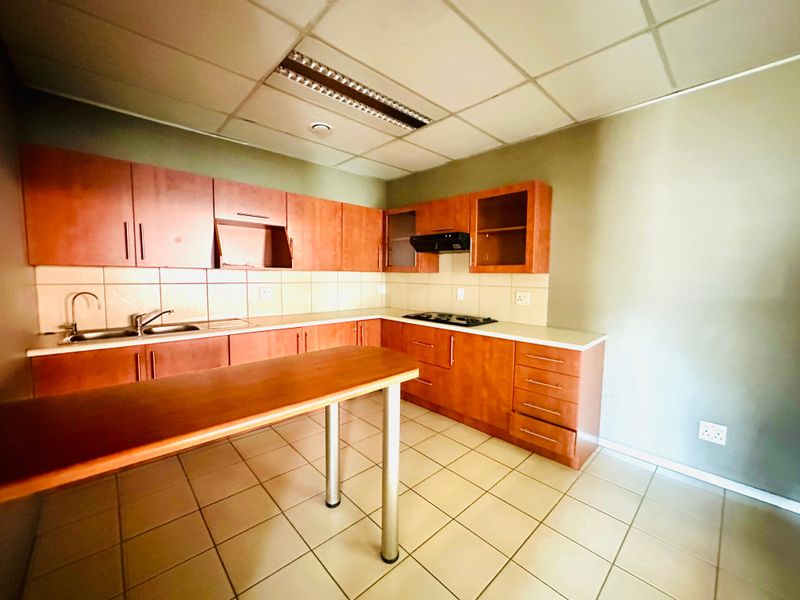 Exceptional First-Floor Office Space in Woodmead’s Premier Business District - Photo 10
