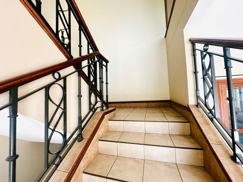 Exceptional First-Floor Office Space in Woodmead’s Premier Business District - Photo 4