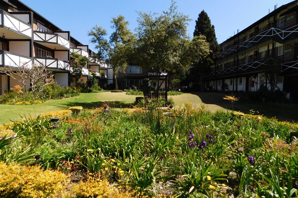 Small Neat Office Unit For Sale Or To Let. - Photo 3