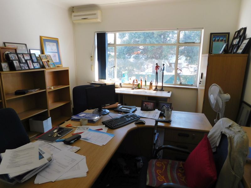 Small Neat Office Unit For Sale Or To Let. - Photo 10