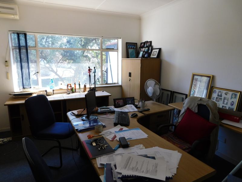 Small Neat Office Unit For Sale Or To Let. - Photo 7