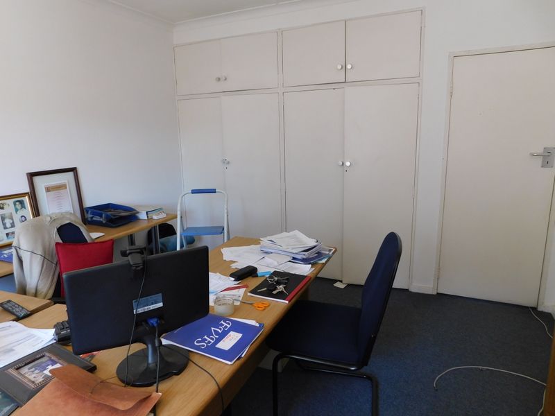 Small Neat Office Unit For Sale Or To Let. - Photo 5