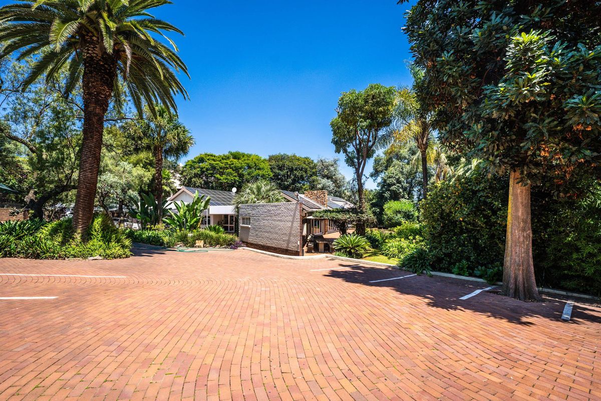 Freestanding Freehold And Immaculate Modern Workspace For Sale /To Let. - Photo 4
