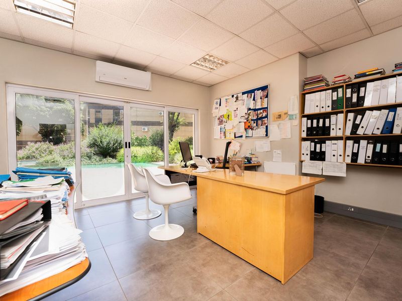 Freestanding Freehold And Immaculate Modern Workspace For Sale /To Let. - Photo 8