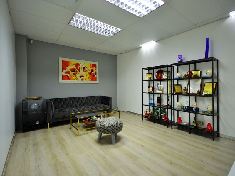 Secure Investment Opportunity with Premium Amenities & Parking - Photo 7