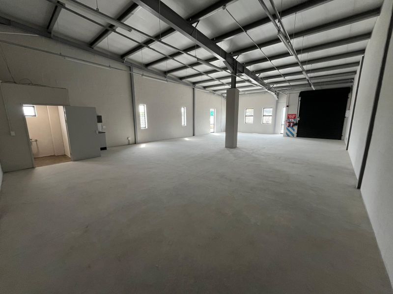 159 squares Light Industrial Unit, The Exchange, Montague Gardens. - Photo 9