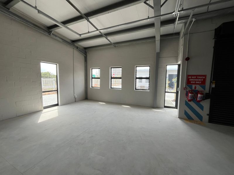 159 squares Light Industrial Unit, The Exchange, Montague Gardens. - Photo 6