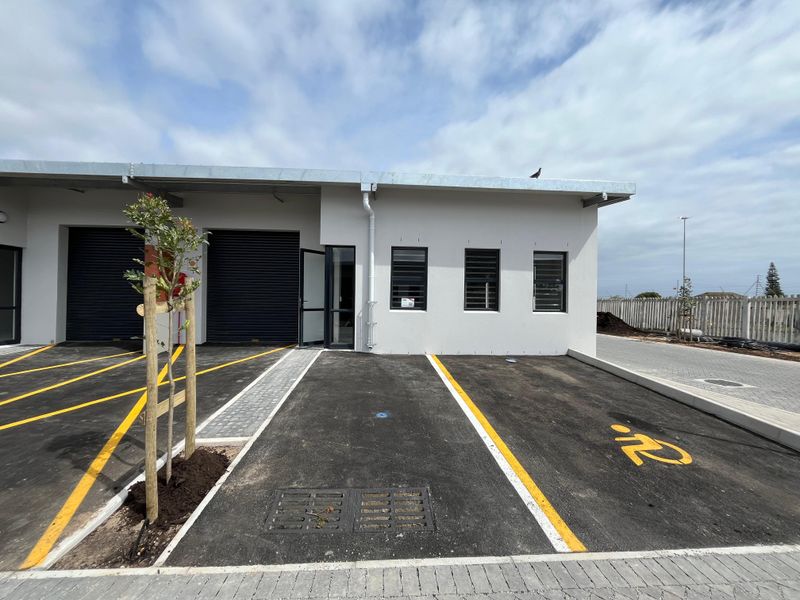 159 squares Light Industrial Unit, The Exchange, Montague Gardens. - Photo 2