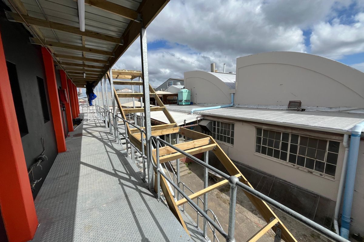 198 squares Industrial Warehouse & Office Unit, Ndabeni. - Photo 3