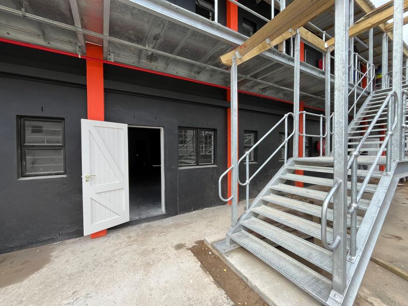 198 squares Industrial Warehouse & Office Unit, Ndabeni. - Photo 9