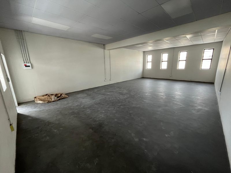 198 squares Industrial Warehouse & Office Unit, Ndabeni. - Photo 6