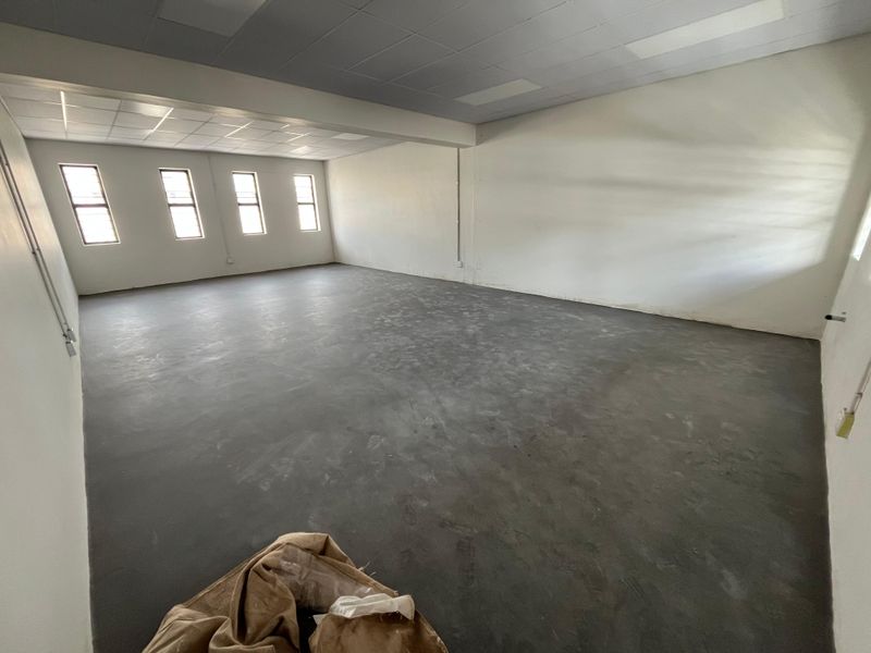 198 squares Industrial Warehouse & Office Unit, Ndabeni. - Photo 5