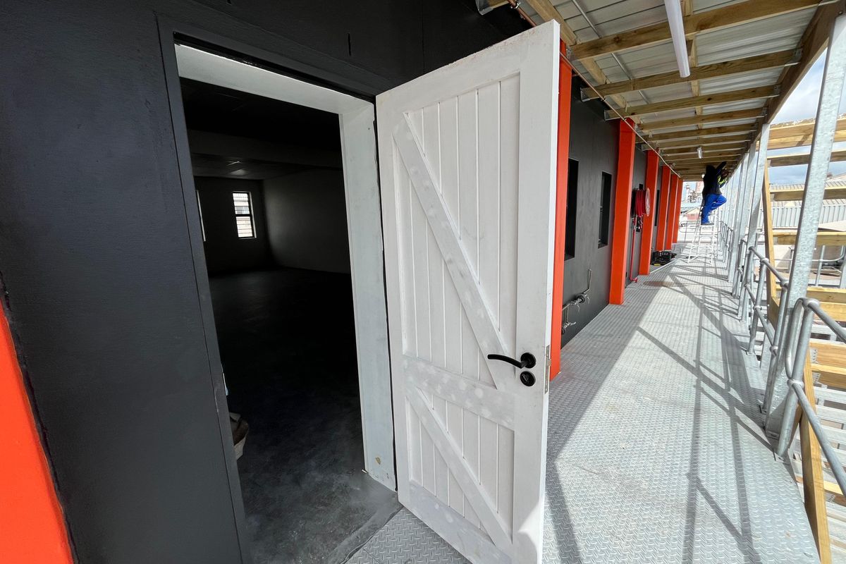 198 squares Industrial Warehouse & Office Unit, Ndabeni. - Photo 2