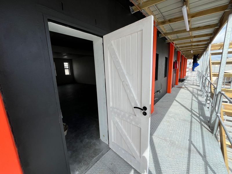 198 squares Industrial Warehouse & Office Unit, Ndabeni. - Photo 2