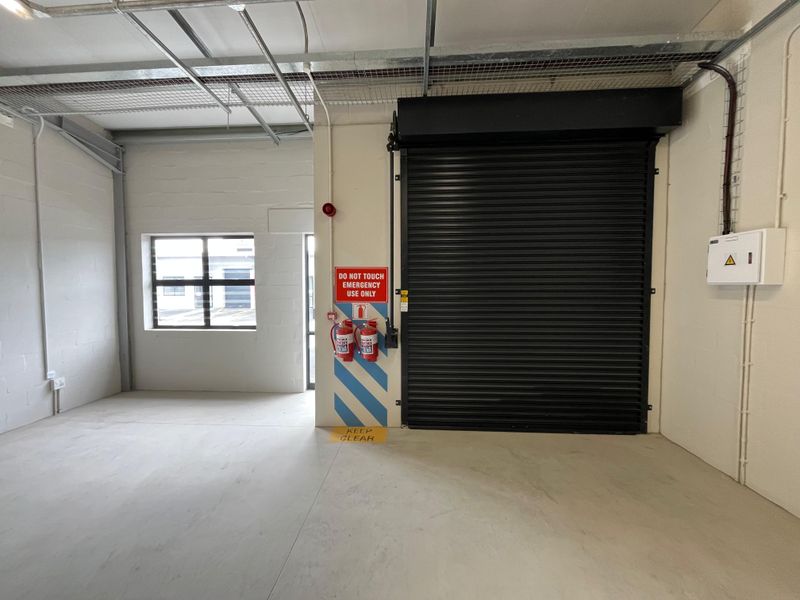 115 squares Commercial Warehouse. The Exchange, Montague Gardens - Photo 5