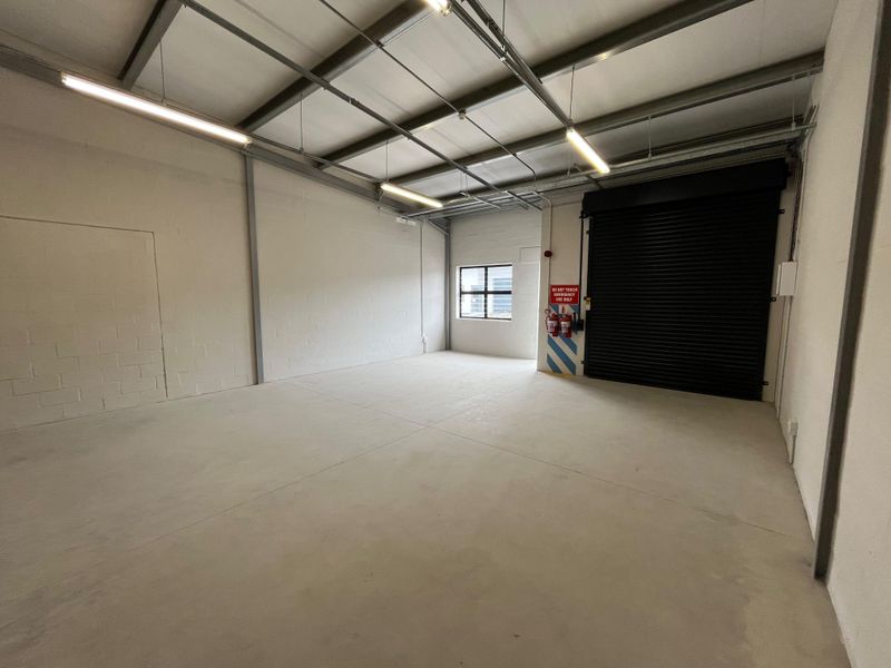 115 squares Commercial Warehouse. The Exchange, Montague Gardens - Photo 9