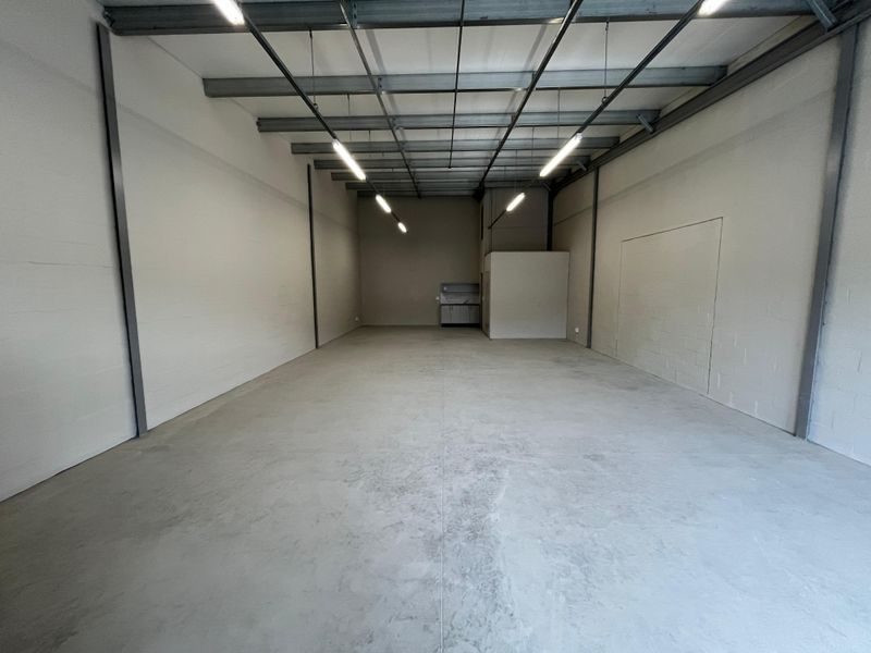 115 squares Commercial Warehouse. The Exchange, Montague Gardens - Photo 6