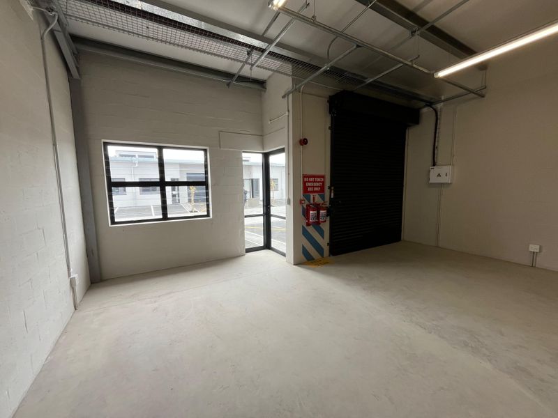 115 squares Commercial Warehouse. The Exchange, Montague Gardens - Photo 4