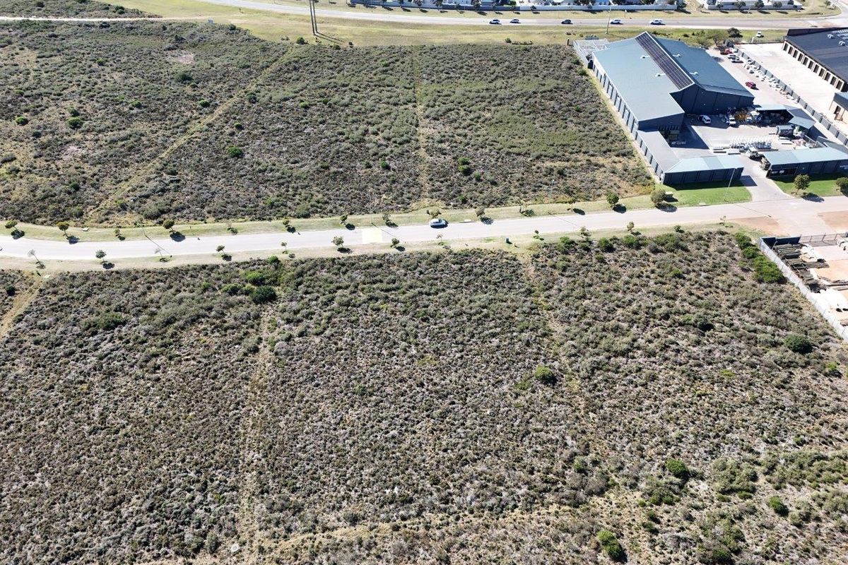 LOVELY LEVEL LARGE 4028 m2 COMMERCIAL STAND FOR SALE - Photo 4