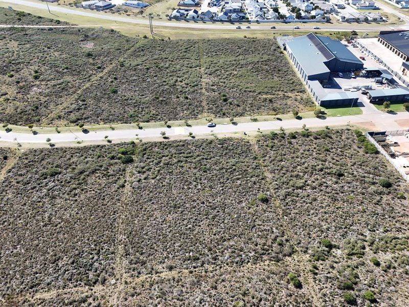 LOVELY LEVEL LARGE 4028 m2 COMMERCIAL STAND FOR SALE - Photo 4