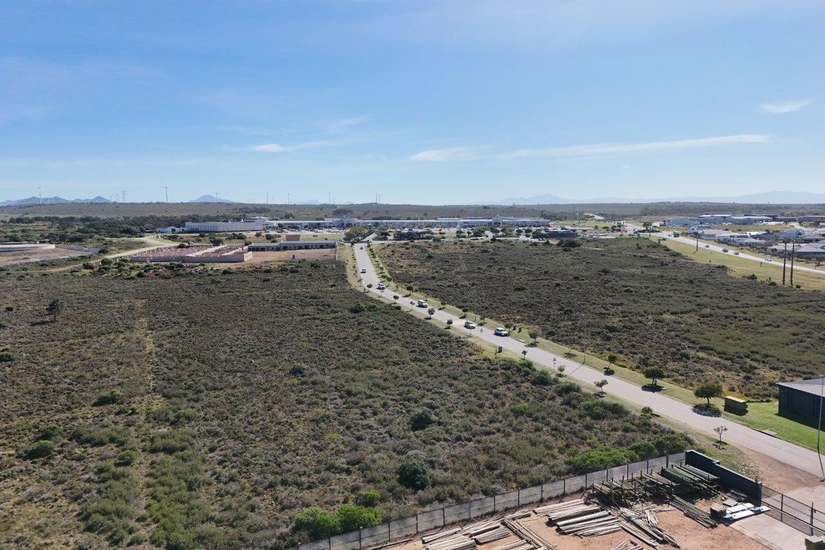 LOVELY LEVEL LARGE 3924 m2 COMMERCIAL STAND FOR SALE - Photo 4