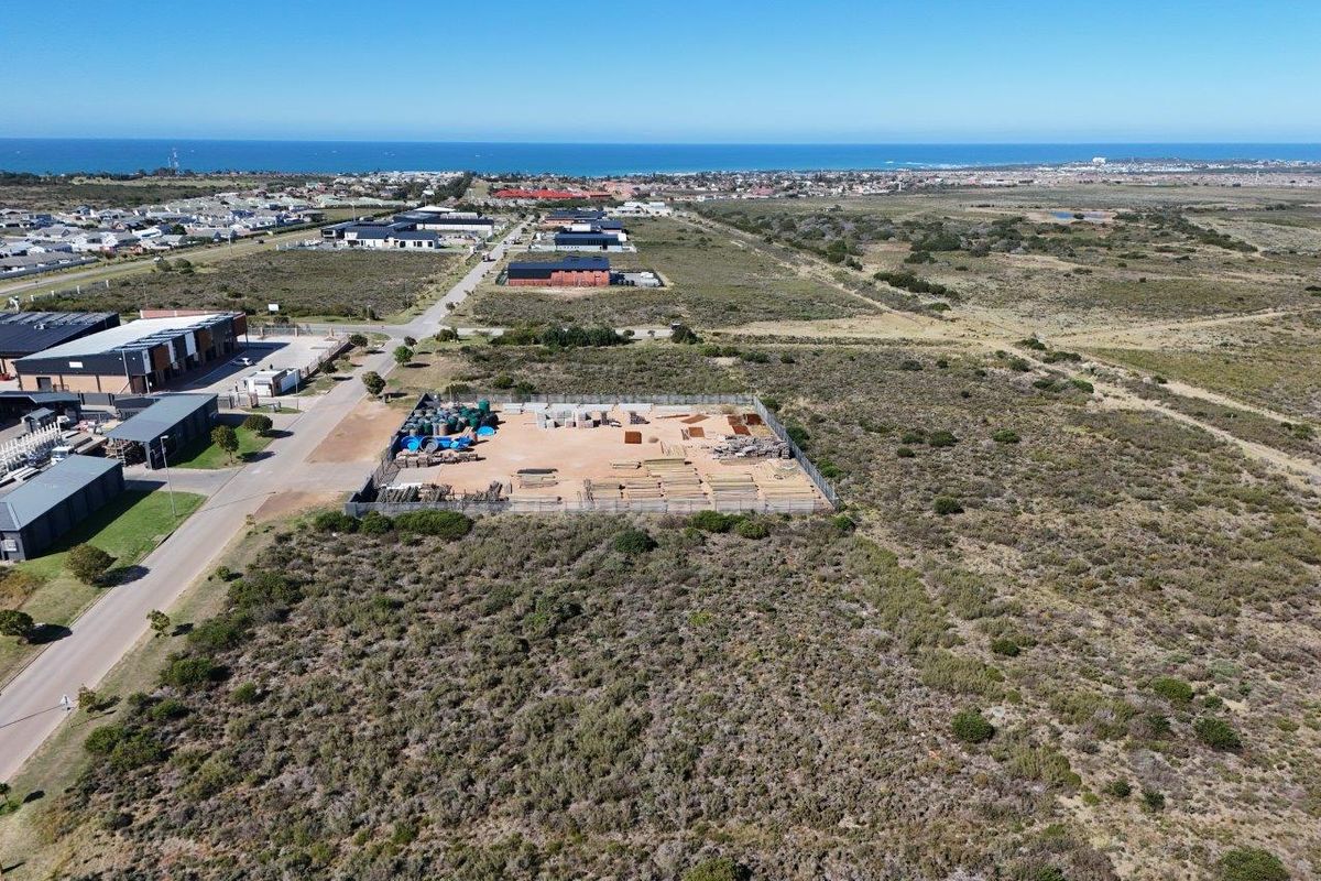 LOVELY LEVEL LARGE 3924 m2 COMMERCIAL STAND FOR SALE - Photo 3