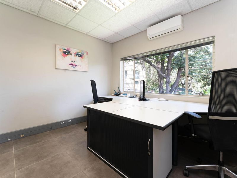Immaculate Freestanding Workspace To Let / For Sale With Guaranteed Power Supply. - Photo 10