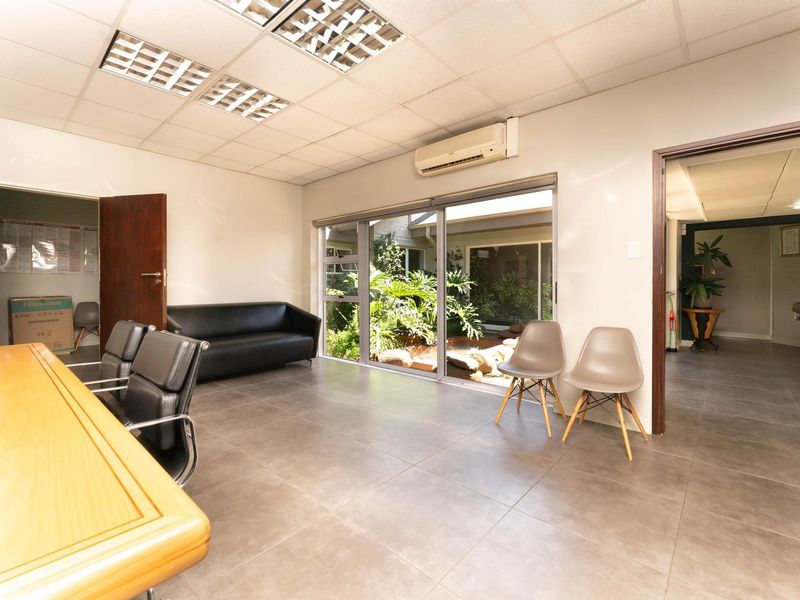 Immaculate Freestanding Workspace To Let / For Sale With Guaranteed Power Supply. - Photo 8