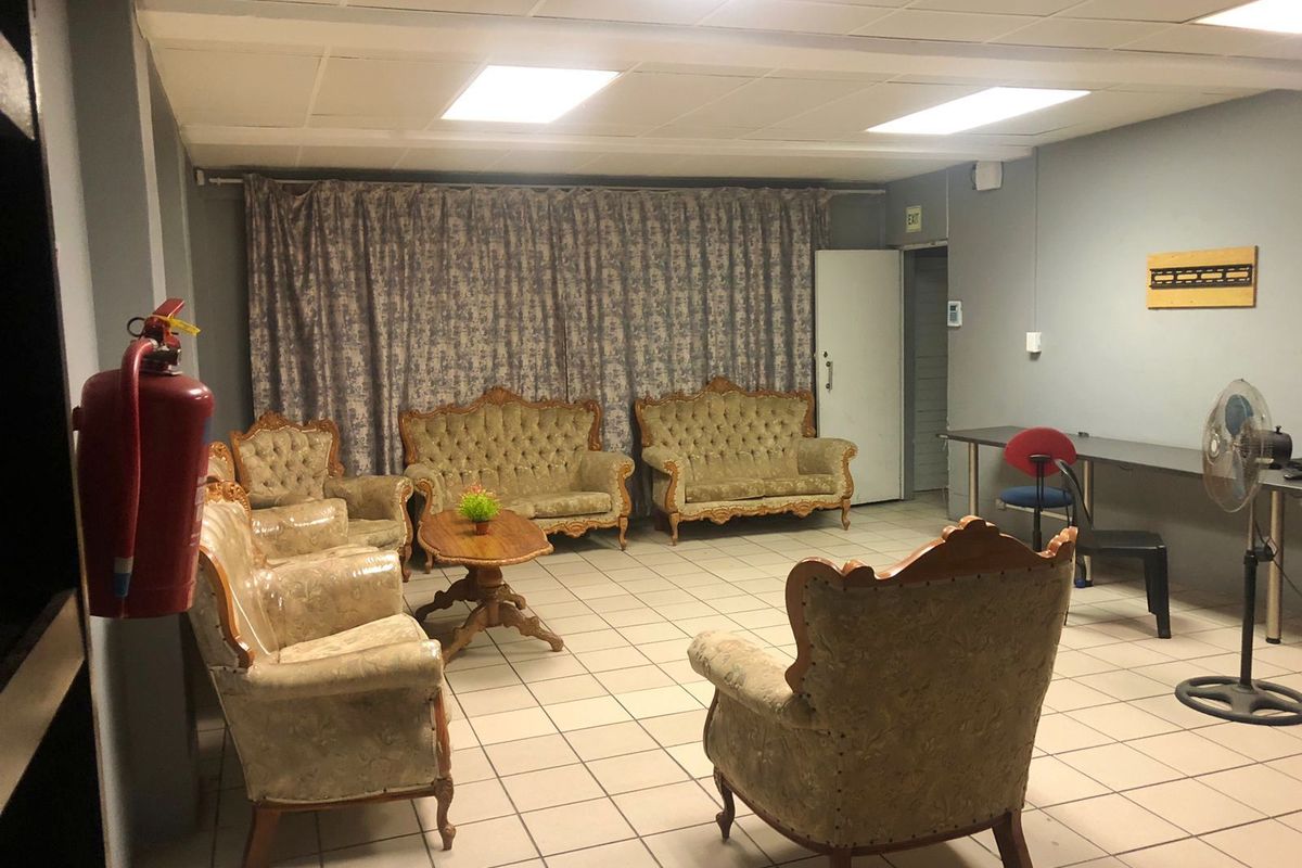 CALLING ALL INVESTORS: PRIME LOCATION STUDENT ACCOMMODATION - Photo 4