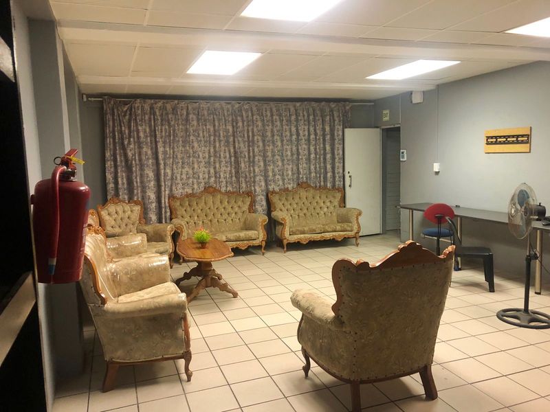 CALLING ALL INVESTORS: PRIME LOCATION STUDENT ACCOMMODATION - Photo 4