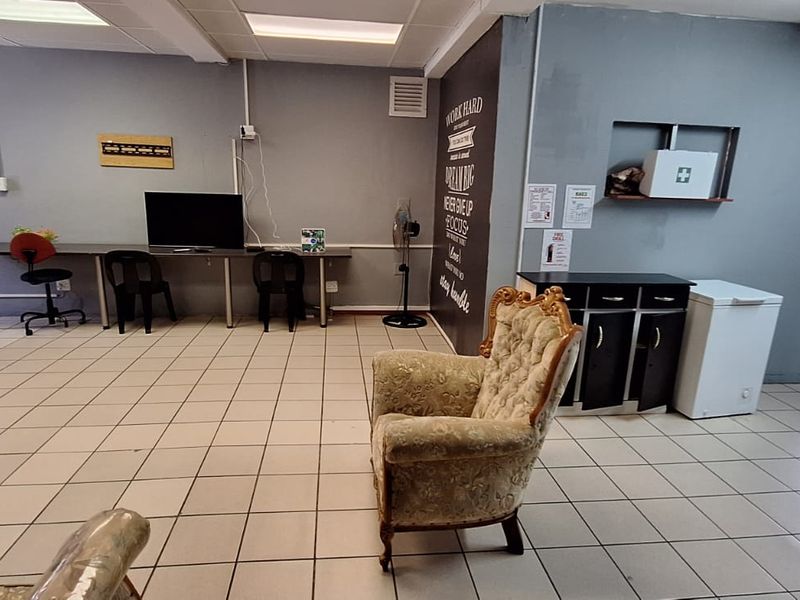 CALLING ALL INVESTORS: PRIME LOCATION STUDENT ACCOMMODATION - Photo 3