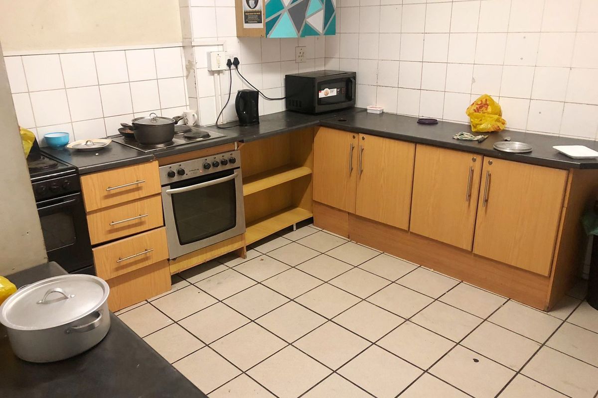 CALLING ALL INVESTORS: PRIME LOCATION STUDENT ACCOMMODATION - Photo 5