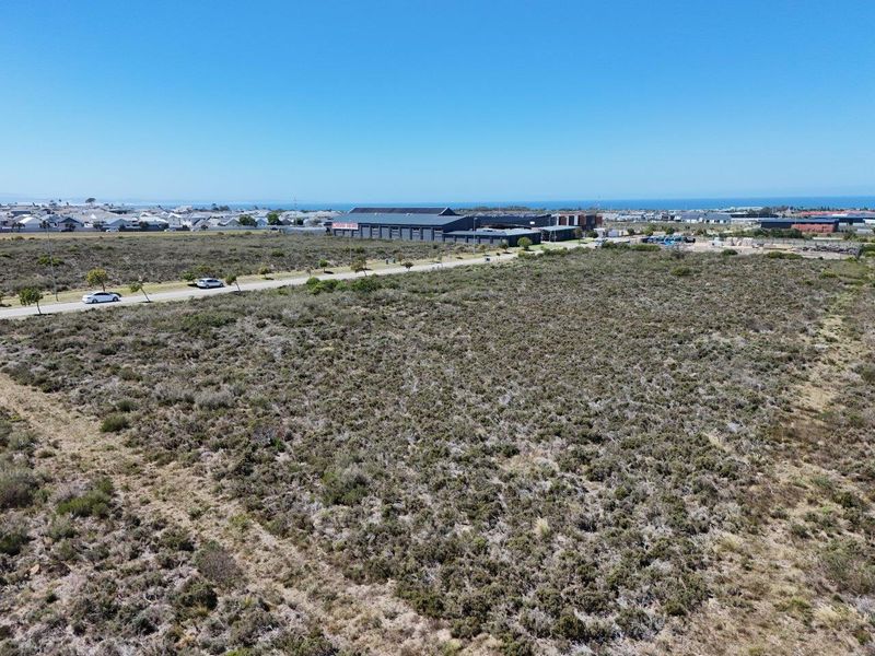 LOVELY LEVEL LARGE 3843  m2 COMMERCIAL STAND FOR SALE - Photo 2