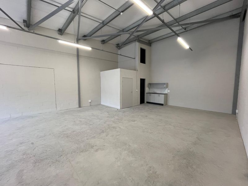 121 squares Modern Commercial Warehouse. Unit F06, The Exchange, Montague Gardens - Photo 9