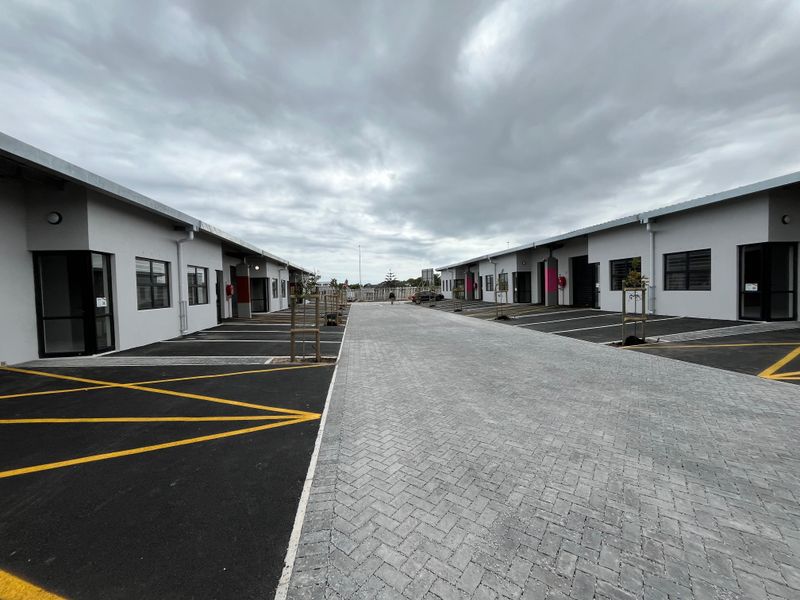 121 squares Modern Commercial Warehouse. Unit F06, The Exchange, Montague Gardens - Photo 3