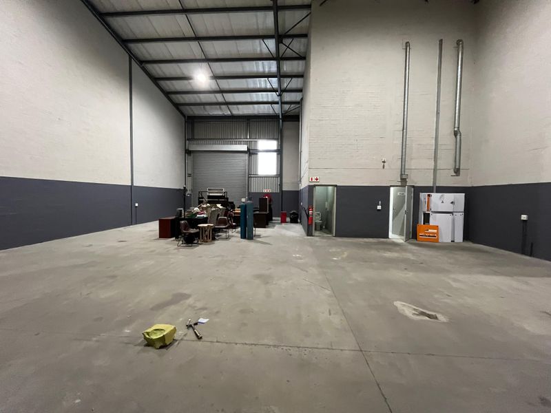 342 squares Warehouse with Contemporary Double-Volume Offices. Unit 8, Watershed Park, Stikland - Photo 9