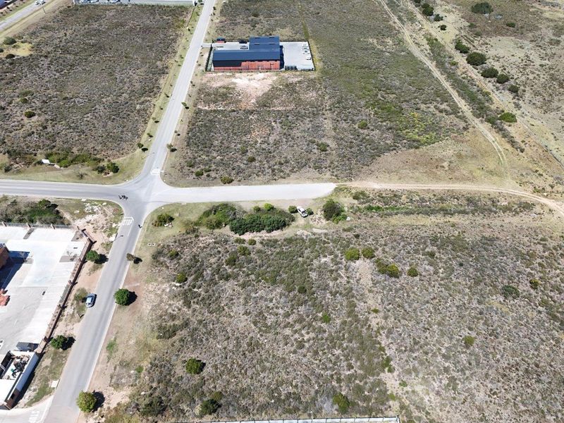 LOVELY LEVEL LARGE 3627m2 COMMERCIAL STAND FOR SALE - Photo 5