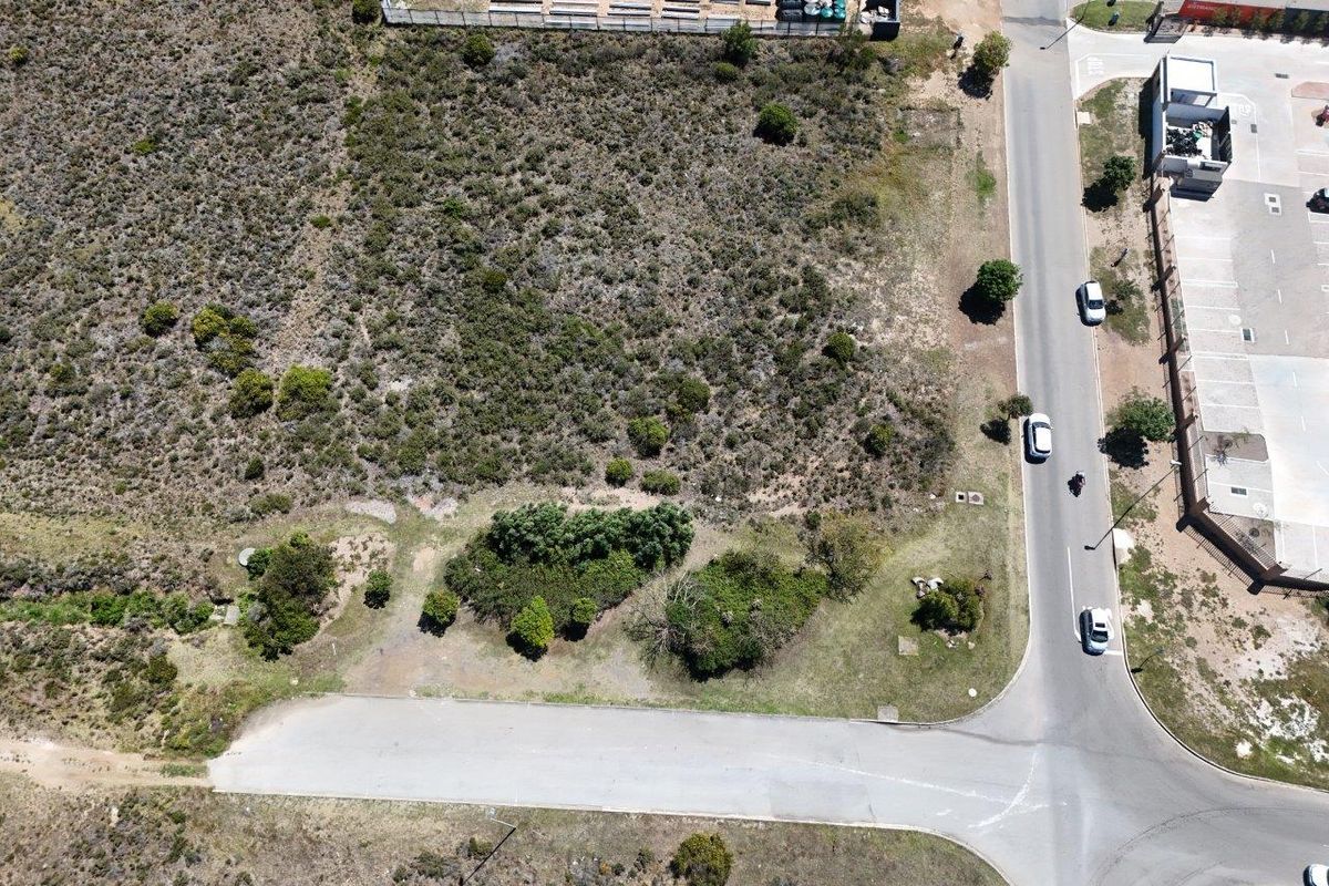 LOVELY LEVEL LARGE 3627m2 COMMERCIAL STAND FOR SALE - Photo 3