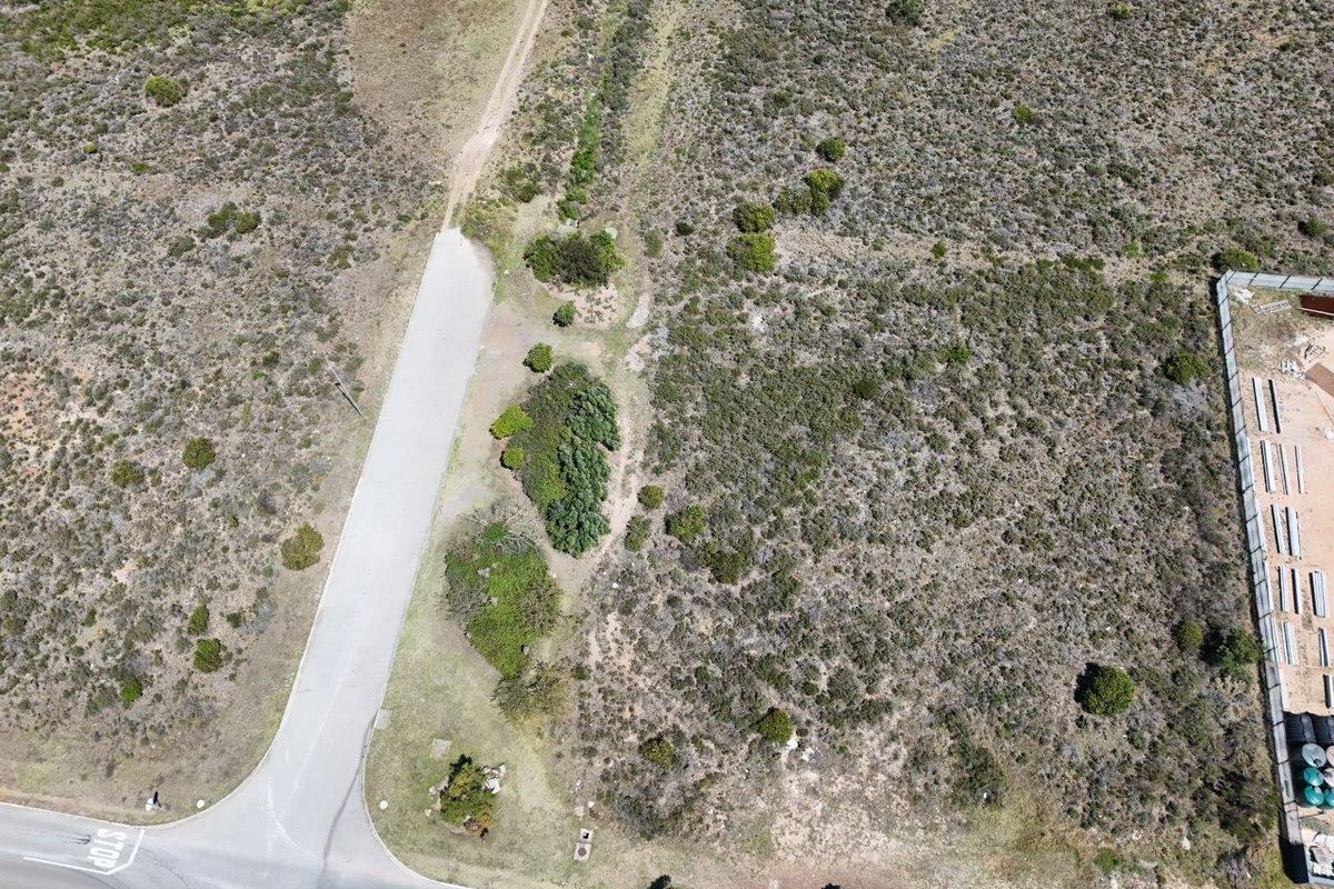 LOVELY LEVEL LARGE 3627m2 COMMERCIAL STAND FOR SALE - Photo 2