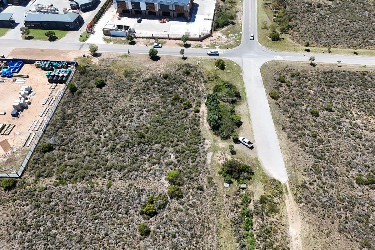 LOVELY LEVEL LARGE 3627m2 COMMERCIAL STAND FOR SALE - Photo 4