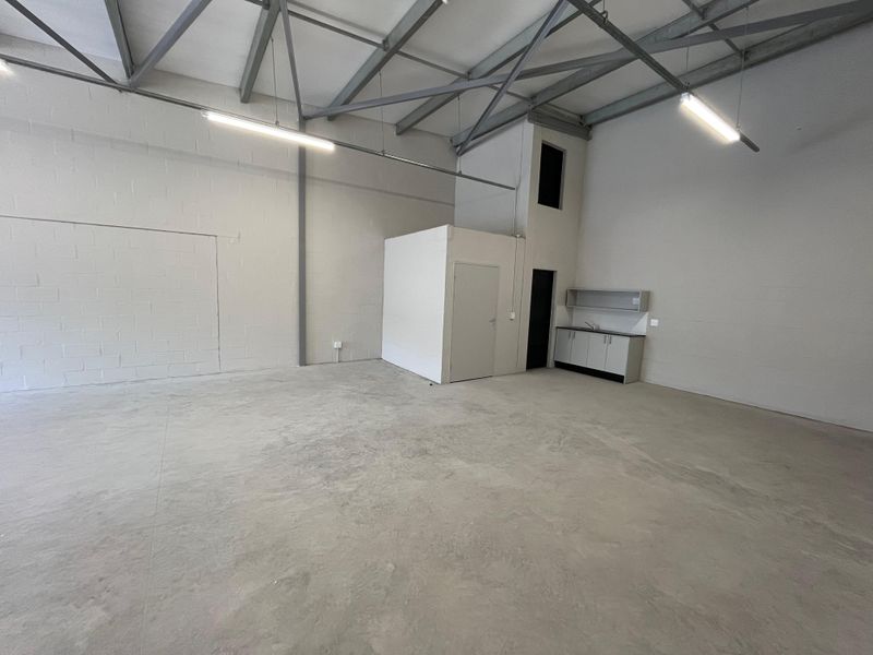Modern 121 squares Industrial Unit. Brand-New Development, Montague Gardens. - Photo 9