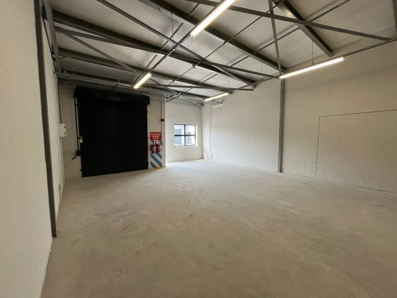 Modern 121 squares Industrial Unit. Brand-New Development, Montague Gardens. - Photo 8