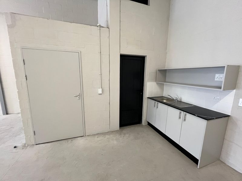 Modern 121 squares Industrial Unit. Brand-New Development, Montague Gardens. - Photo 10