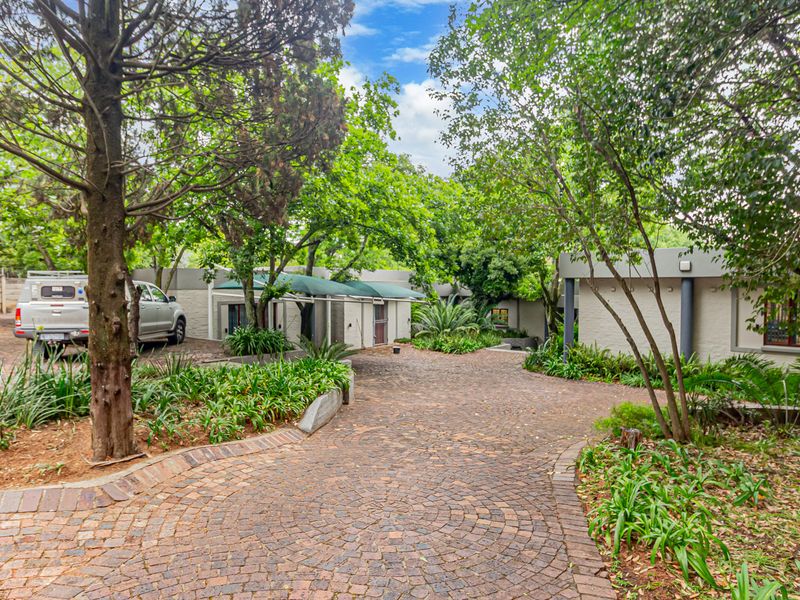 Freestanding Subdivisible Office Space To Let Or For Sale. - Photo 3