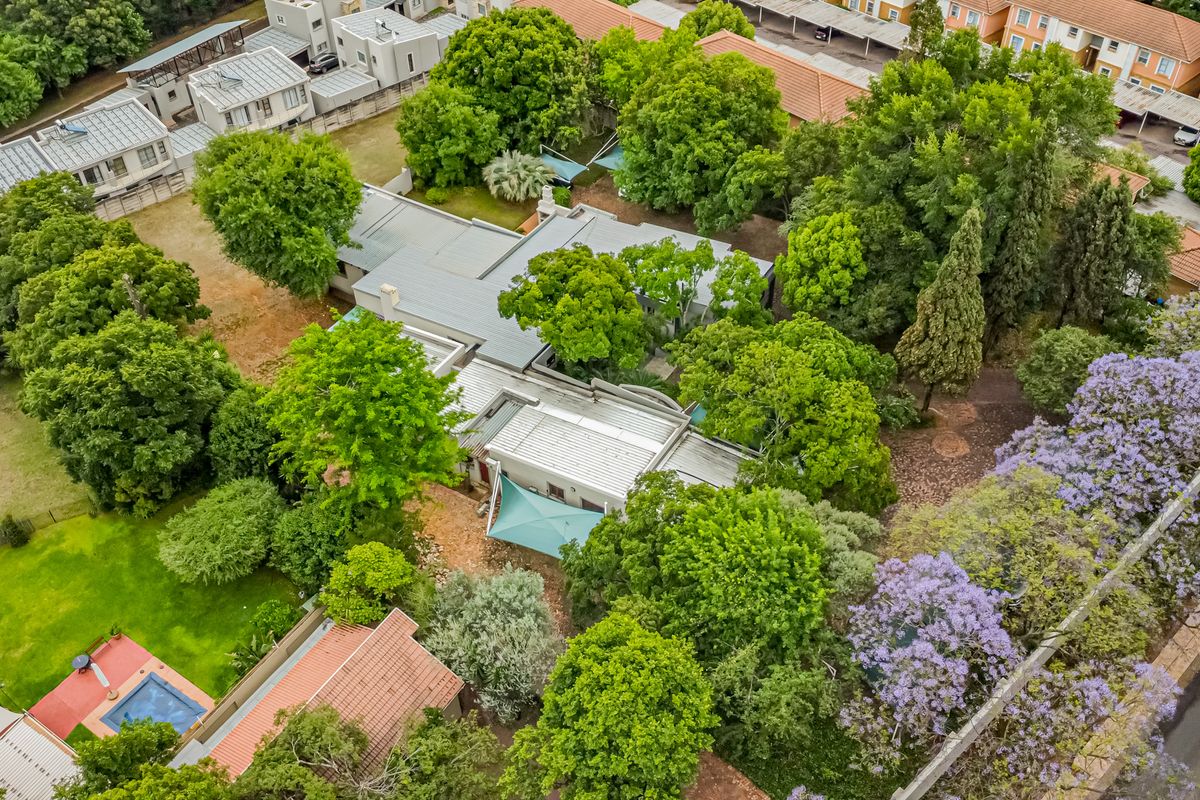 Freestanding Subdivisible Office Space To Let Or For Sale. - Photo 2