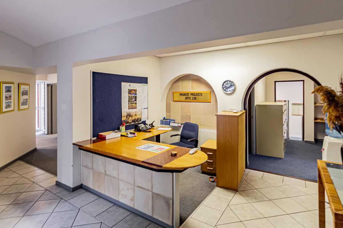 Freestanding Subdivisible Office Space To Let Or For Sale. - Photo 5