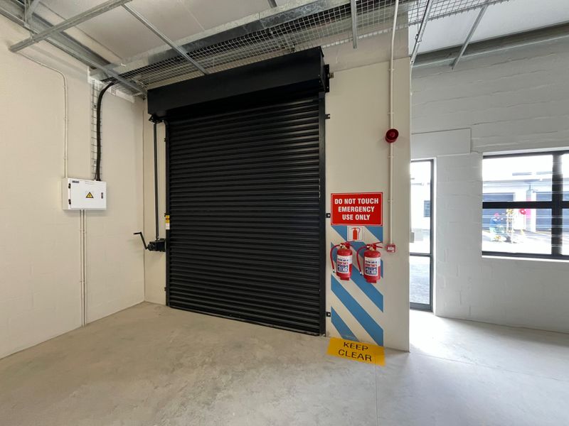 Contemporary 121 squares Light Industrial Unit. Unit F04, New Development in Montague Gardens. - Photo 5